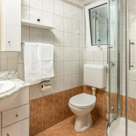 Ana S Kuhinjom I Pogledom Na 3* Selce